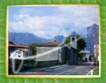 Die Kirche S. Zeno entlang der Straße die nach Loppio und Torbole führt.
